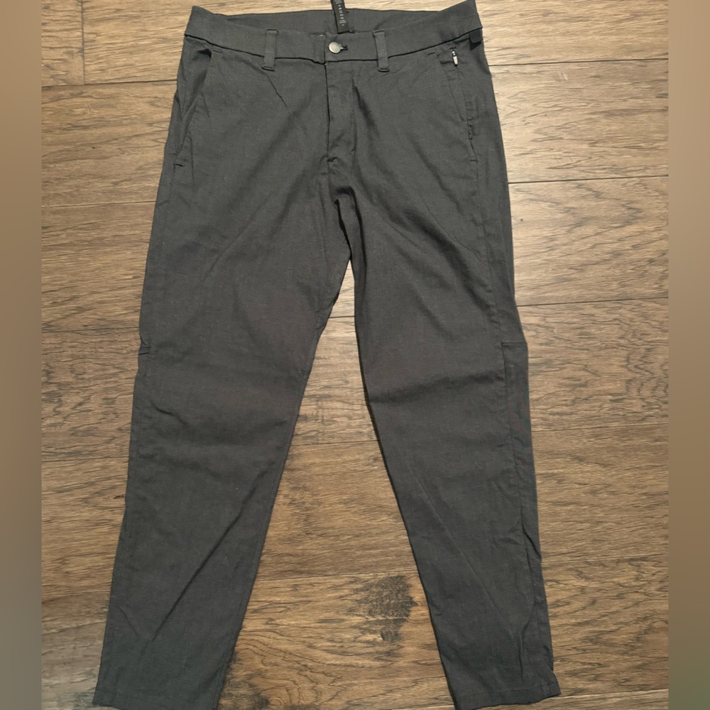 Lululemon Commission ABC Pants 32x28; charcoal gray